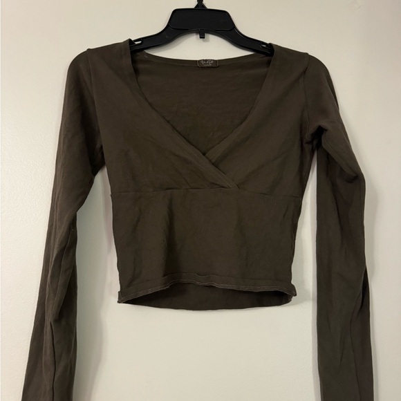 Brandy Melville Amara Long Sleeve - Picture 2 of 8